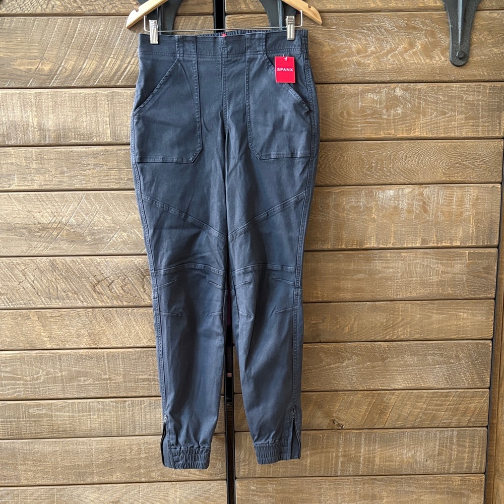 SPANX Women’s Stretch Twill Cargo Jogger - Washed Black